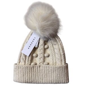 NWT- Top Shop- Women’s Cream Beanie with Faux Fur Pom Pom Poof Winter Hat